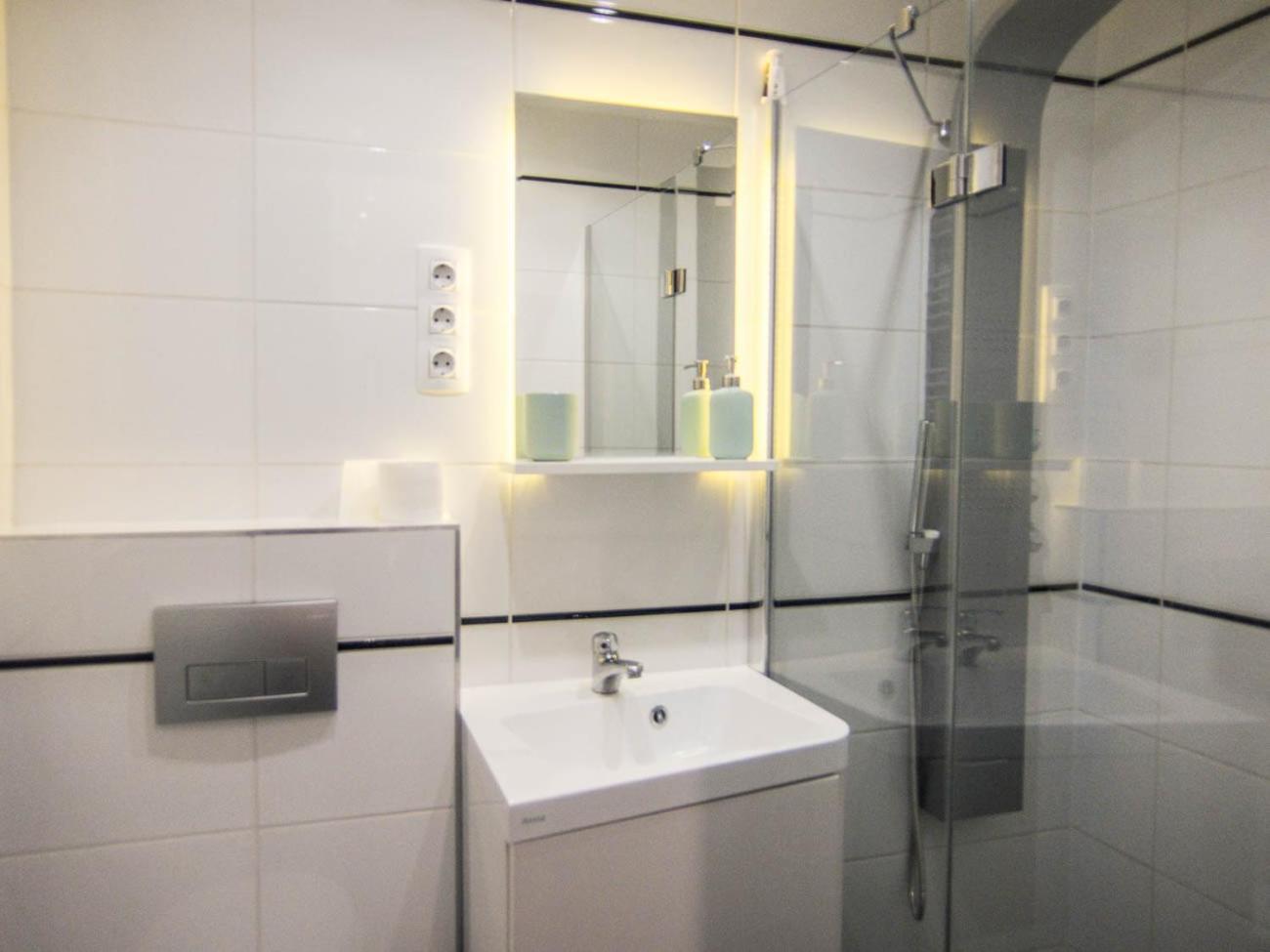 Goldcentral Apartment Akacfa Budapest Exteriör bild